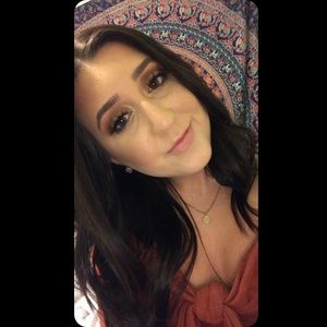 Meet your Posher, Emily